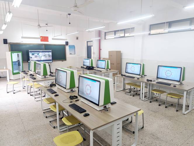 方略大京AI學習機助力教育智能化轉型，紹興齊賢中心小學引領數字化教學新實踐